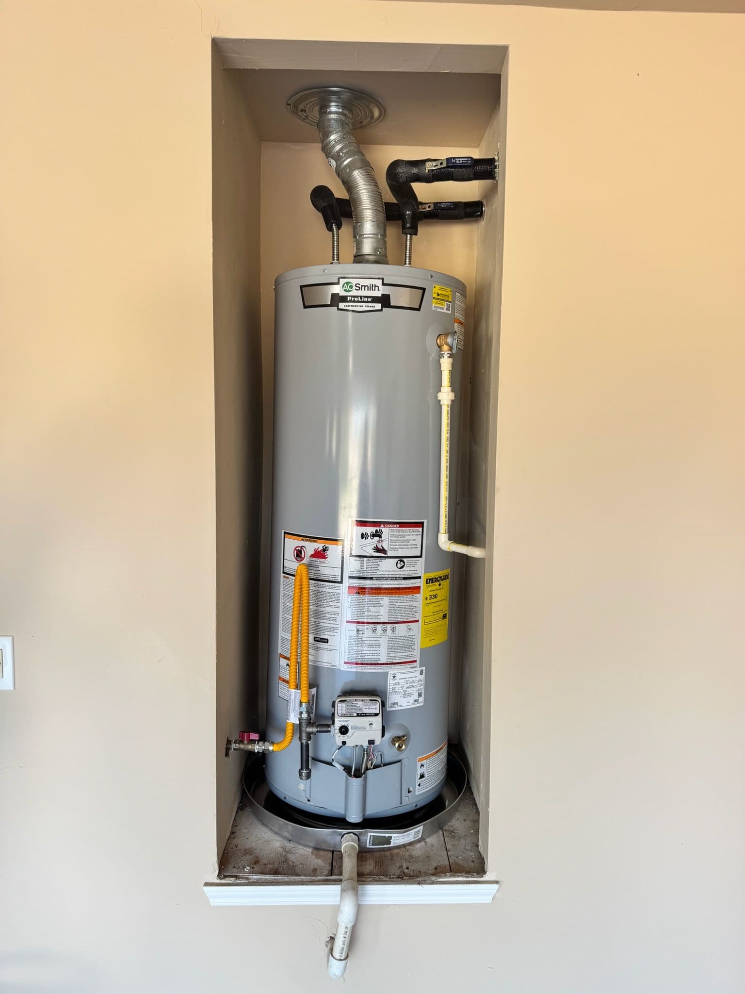 Project Efficient Water Heater Upgrade for a Leak-Free Home image